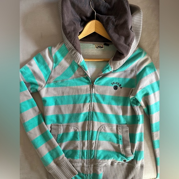 Volcom hoodie - Picture 1 of 4